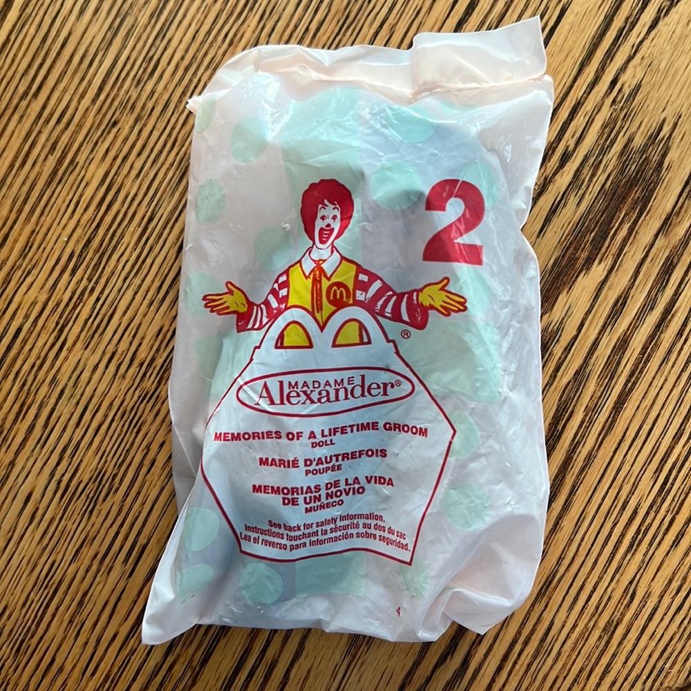 MADAME ALEXANDER McDonald’s Happy Meal Set